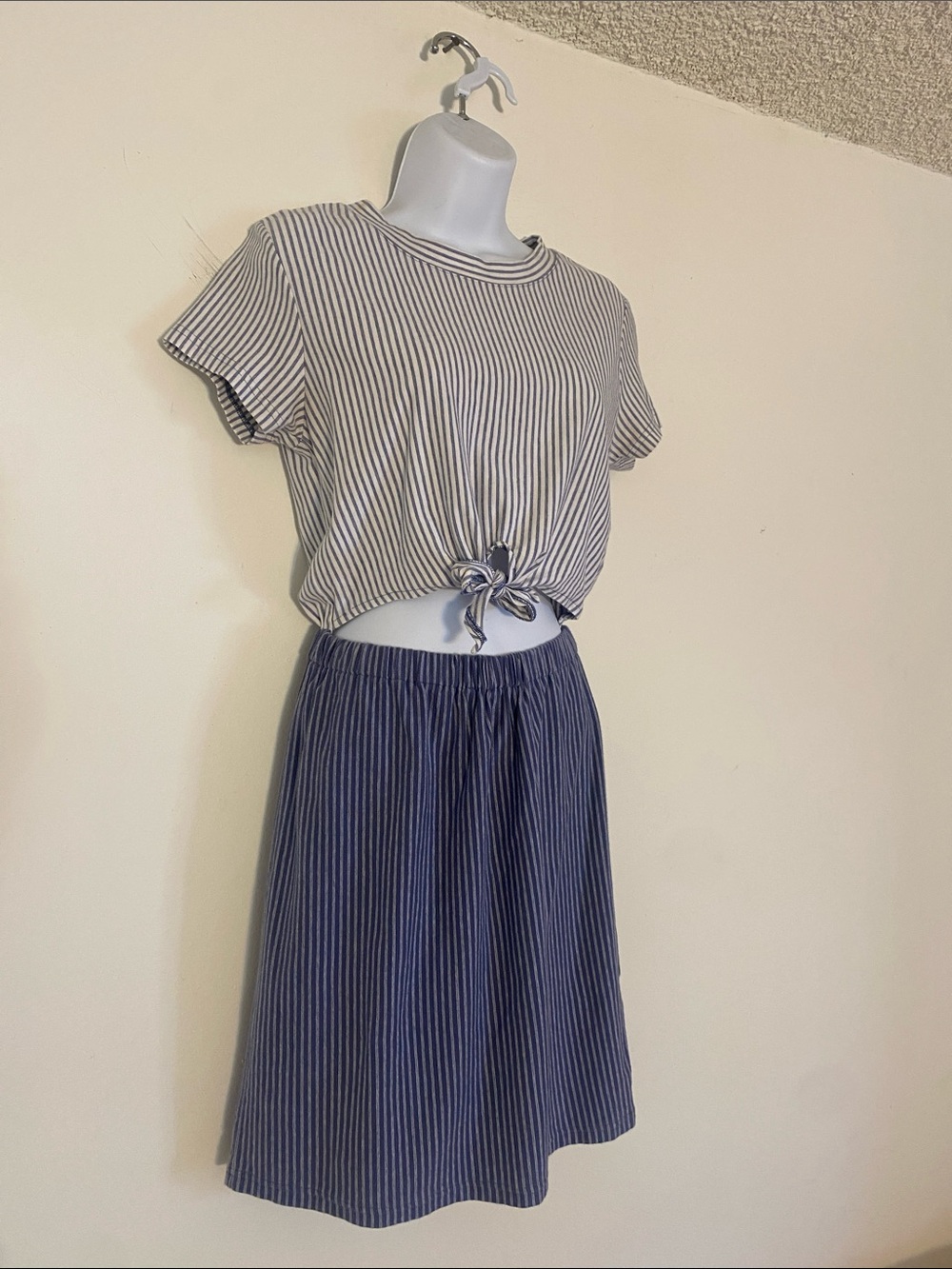 Women’s RVCA Striped Navy and White dress size xs